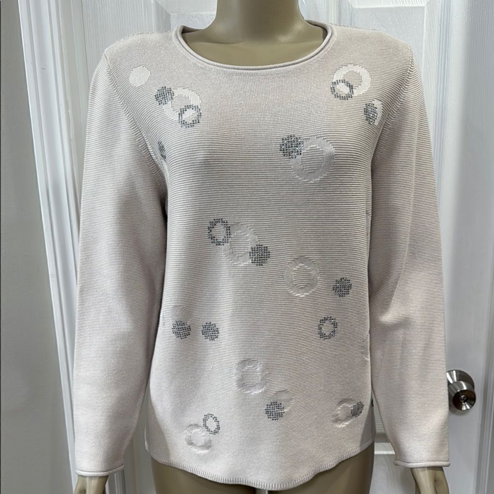 RABE Beige Sweater with Gray Accents.